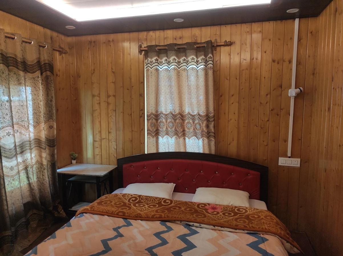 Srīnagar New Zum Zum Hotel & Restaurant מראה חיצוני תמונה
