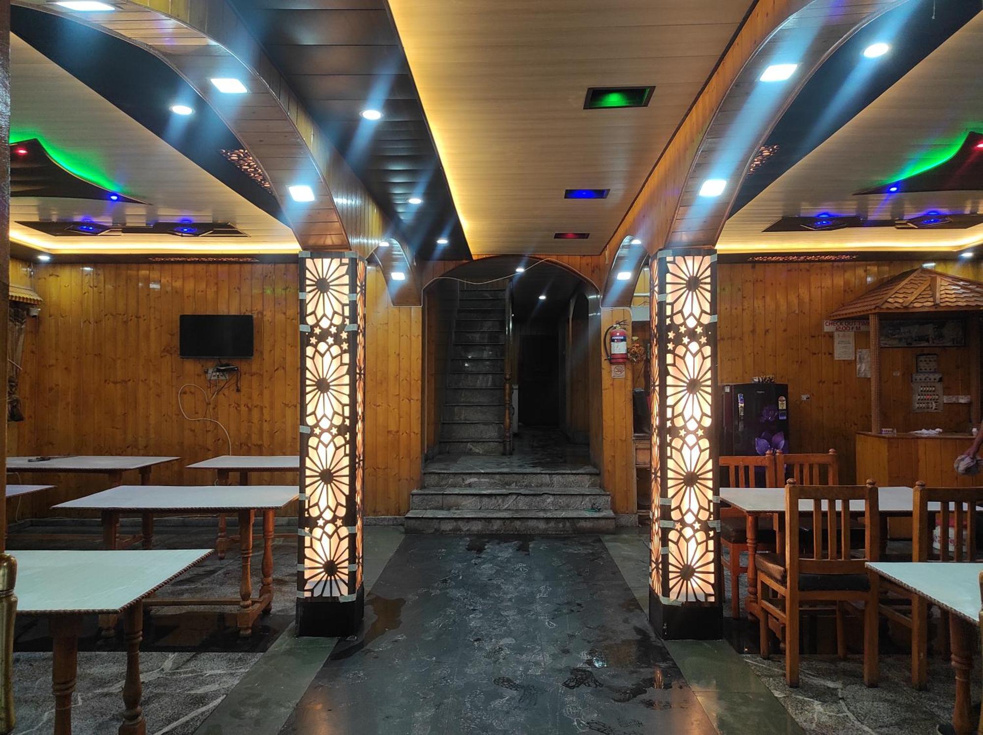 Srīnagar New Zum Zum Hotel & Restaurant מראה חיצוני תמונה